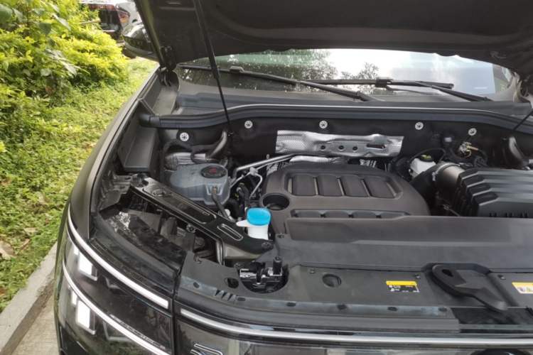 Used Volkswagen Teramont 2025 Tiguan Pro 450TSI Four-Wheel Drive Summit Edition Engine Bay Right