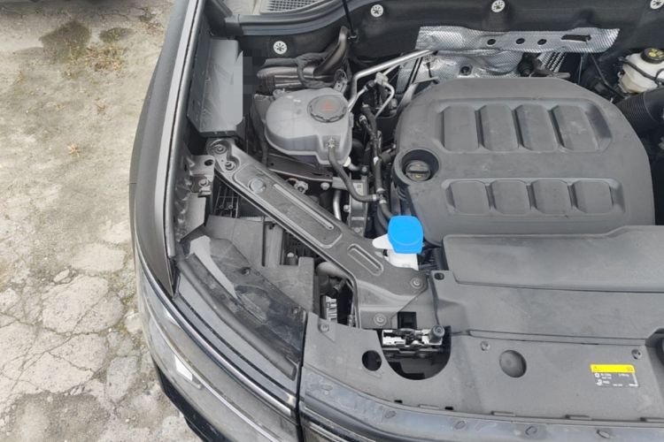 Used Volkswagen Teramont 2025 Tiguan Pro 450TSI Four-Wheel Drive Summit Edition Engine Bay Right