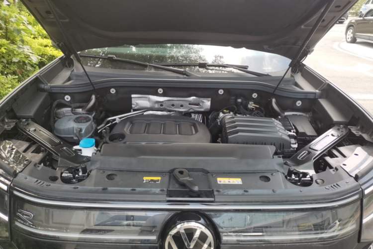 Used Volkswagen Teramont 2025 Tiguan Pro 450TSI Four-Wheel Drive Summit Edition Engine Bay
