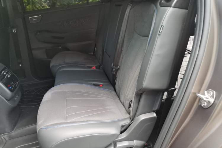 Used Volkswagen Teramont 2025 Tiguan Pro 450TSI Four-Wheel Drive Summit Edition Left Rear Seat