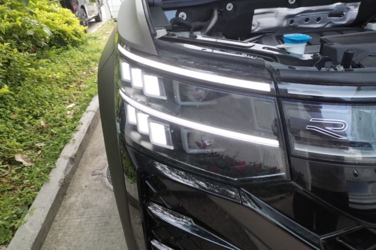 Used Volkswagen Teramont 2025 Tiguan Pro 450TSI Four-Wheel Drive Summit Edition Right Front Headlight