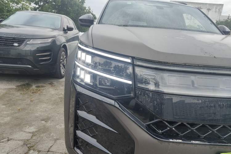 Used Volkswagen Teramont 2025 Tiguan Pro 450TSI Four-Wheel Drive Summit Edition Right Front Headlight
