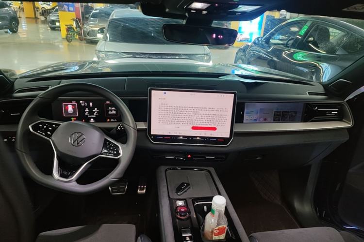 Used Volkswagen Teramont 2025 Tiguan Pro 450TSI Four-Wheel Drive Summit Edition Center Console