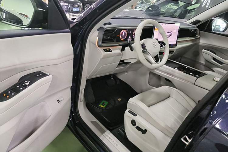 Used Volkswagen Teramont 2025 Tiguan Pro 450TSI 4Motion Crosswind Edition Driver Seat