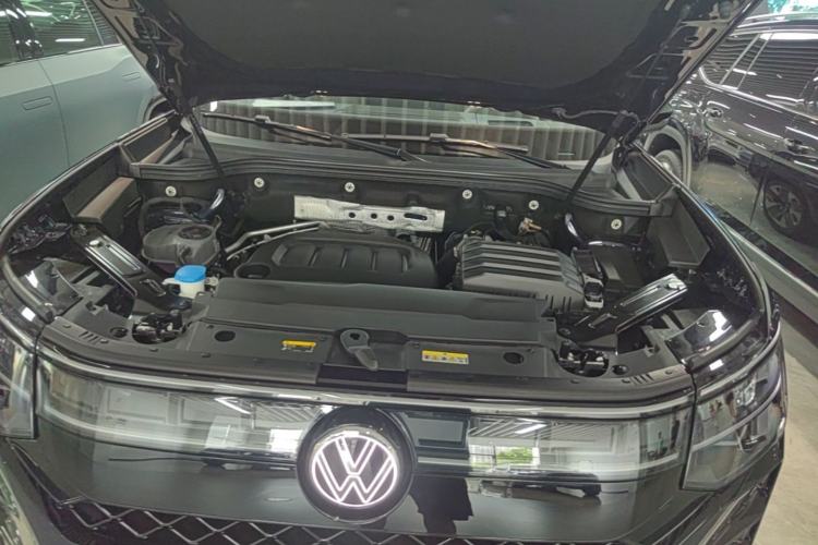 Used Volkswagen Teramont 2025 Tiguan Pro 450TSI 4Motion Crosswind Edition Engine Bay
