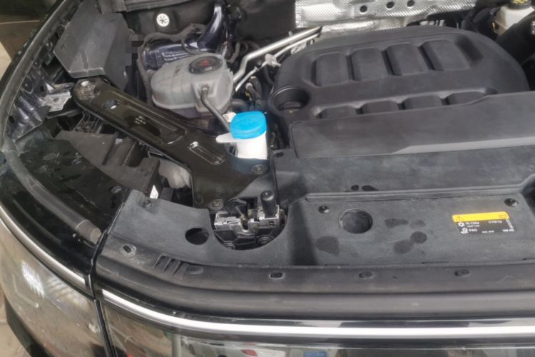 Used Volkswagen Teramont 2025 Tiguan Pro 450TSI 4Motion Crosswind Edition Engine Bay Right