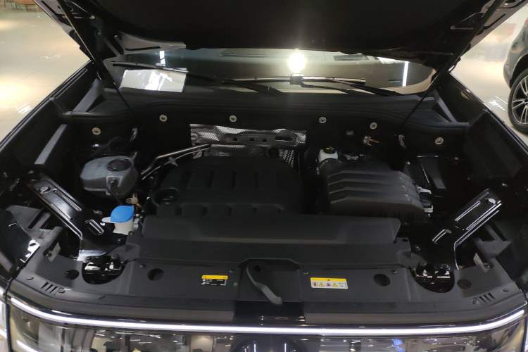 Used Volkswagen Teramont 2025 Tiguan Pro 450TSI 4Motion Crosswind Edition Engine Bay
