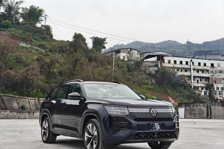 Used Volkswagen Teramont 2025 Tiguan Pro 450TSI 4Motion Crosswind Edition Exterior 1