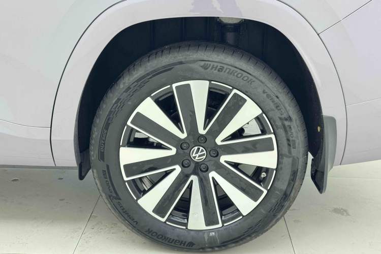 Used Volkswagen Teramont 2025 Tiguan Pro 450TSI 4Motion Crosswind Edition Exterior 4
