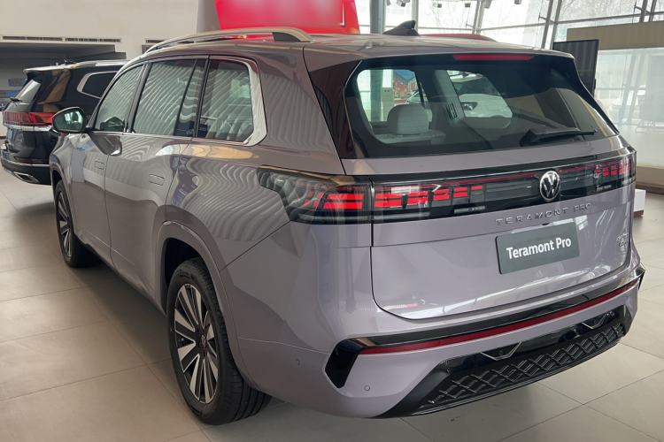 Used Volkswagen Teramont 2025 Tiguan Pro 450TSI 4Motion Crosswind Edition Exterior 6
