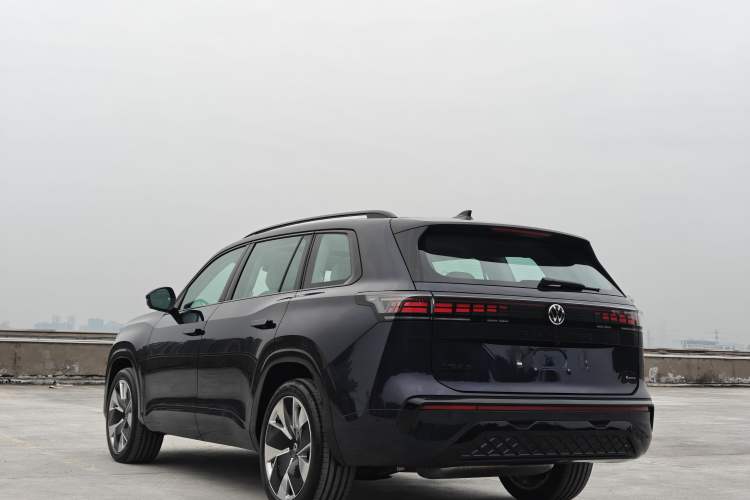 Used Volkswagen Teramont 2025 Tiguan Pro 450TSI 4Motion Crosswind Edition Exterior 8