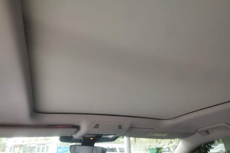 Used Volkswagen Teramont 2025 Tiguan Pro 450TSI 4Motion Crosswind Edition Headliner