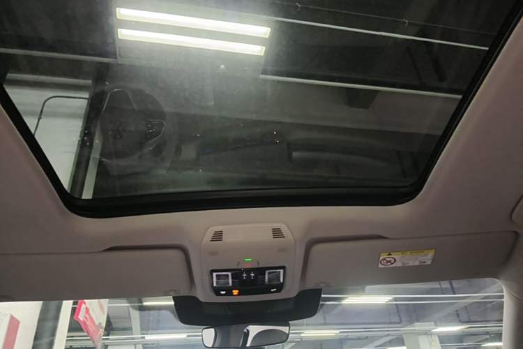 Used Volkswagen Teramont 2025 Tiguan Pro 450TSI 4Motion Crosswind Edition Headliner
