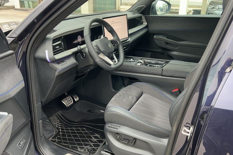 Used Volkswagen Teramont 2025 Tiguan Pro 450TSI Four-Wheel Drive Summit Edition Interior 1