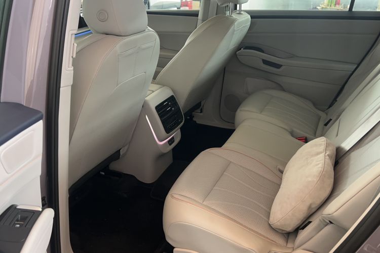 Used Volkswagen Teramont 2025 Tiguan Pro 450TSI 4Motion Crosswind Edition Interior 2