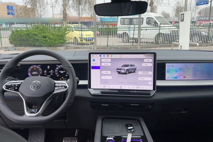 Used Volkswagen Teramont 2025 Tiguan Pro 450TSI Four-Wheel Drive Summit Edition Interior 3