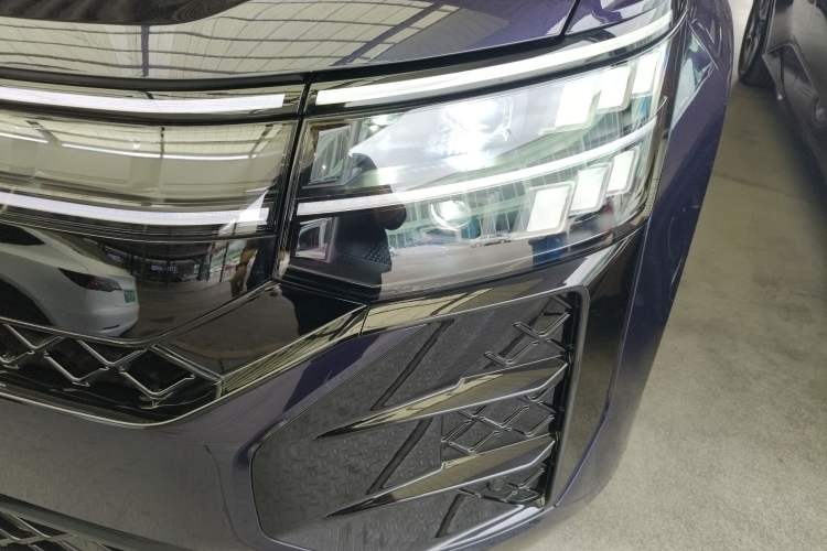 Used Volkswagen Teramont 2025 Tiguan Pro 450TSI 4Motion Crosswind Edition Left Front Headlight