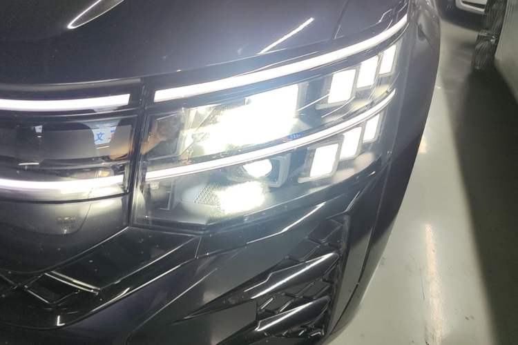 Used Volkswagen Teramont 2025 Tiguan Pro 450TSI Four-Wheel Drive Summit Edition Left Front Headlight