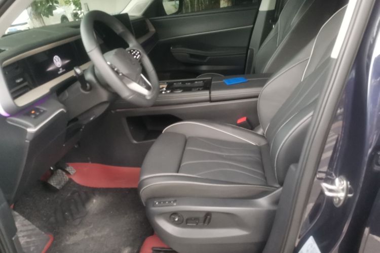 Used Volkswagen Teramont 2025 Tiguan Pro 450TSI 4Motion Crosswind Edition Left Front Seat