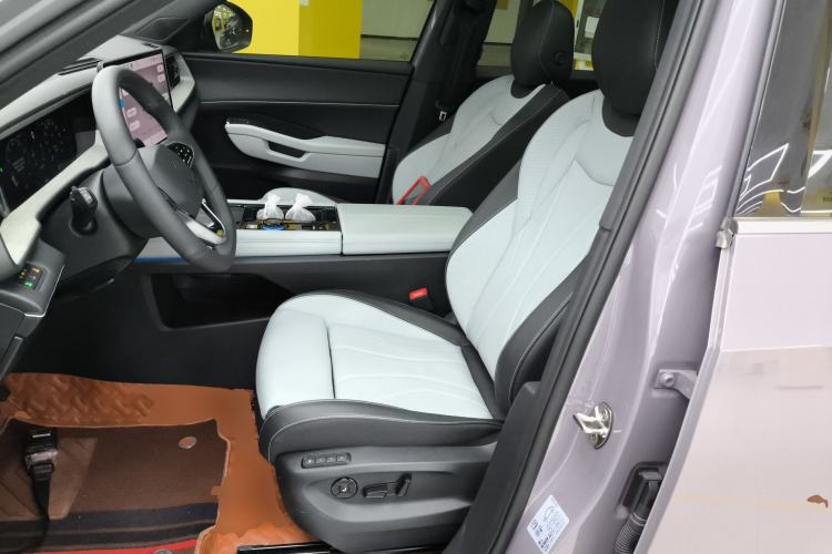 Used Volkswagen Teramont 2025 Tiguan Pro 450TSI 4Motion Crosswind Edition Left Front Seat