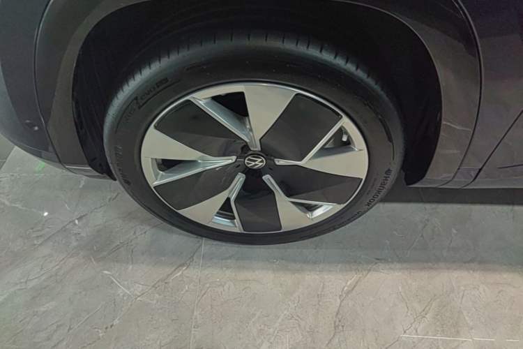 Used Volkswagen Teramont 2025 Tiguan Pro 450TSI 4Motion Crosswind Edition Left Front Wheel Hub