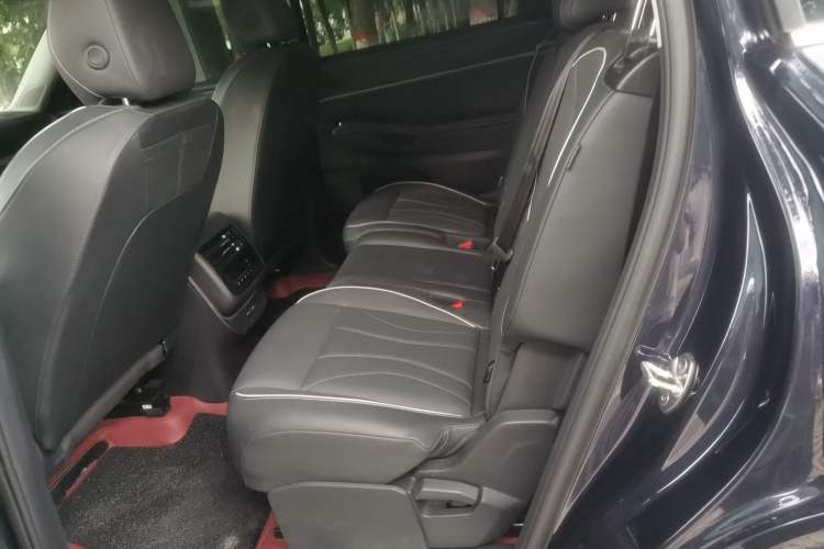 Used Volkswagen Teramont 2025 Tiguan Pro 450TSI 4Motion Crosswind Edition Left Rear Seat
