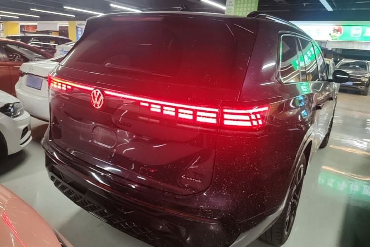 Used Volkswagen Teramont 2025 Tiguan Pro 450TSI Four-Wheel Drive Summit Edition Rear Right 45 Deg