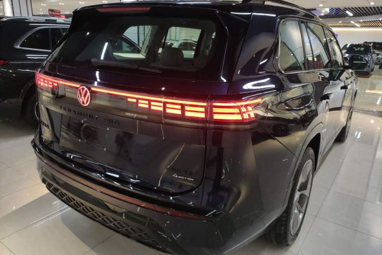 Used Volkswagen Teramont 2025 Tiguan Pro 450TSI 4Motion Crosswind Edition Rear Right 45 Deg