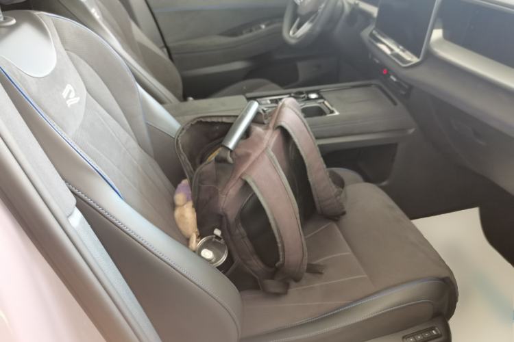 Used Volkswagen Teramont 2025 Tiguan Pro 450TSI Four-Wheel Drive Summit Edition Right Front Seat