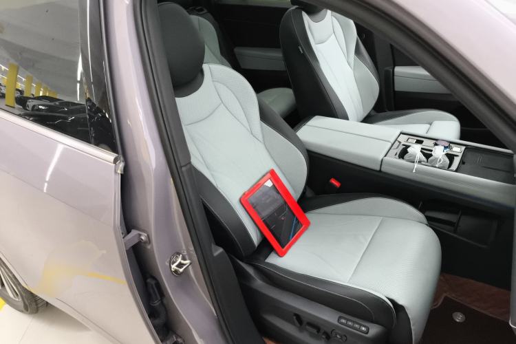 Used Volkswagen Teramont 2025 Tiguan Pro 450TSI 4Motion Crosswind Edition Right Front Seat