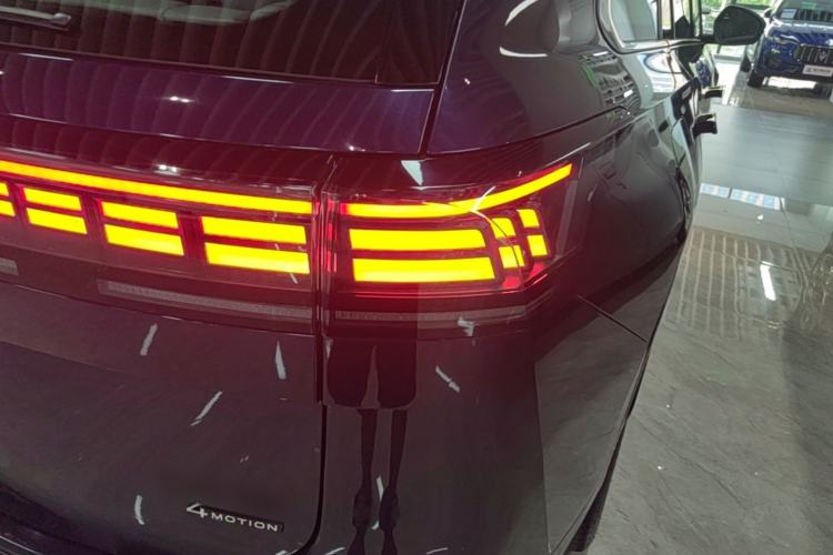 Used Volkswagen Teramont 2025 Tiguan Pro 450TSI 4Motion Crosswind Edition Right Rear Taillight