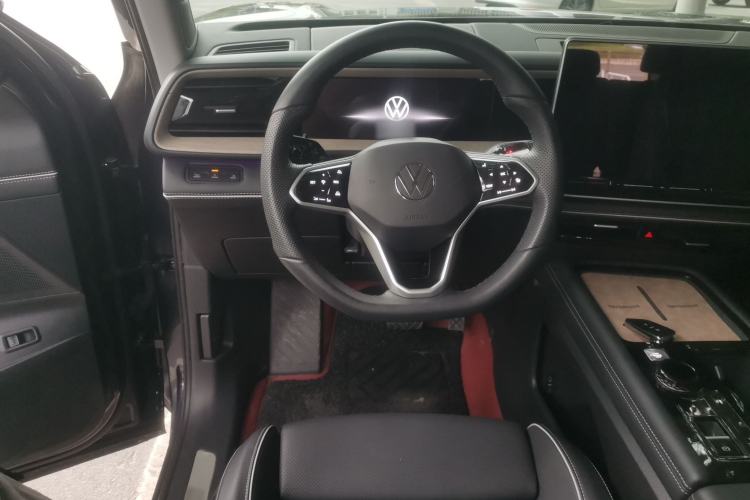 Used Volkswagen Teramont 2025 Tiguan Pro 450TSI 4Motion Crosswind Edition Steering Wheel