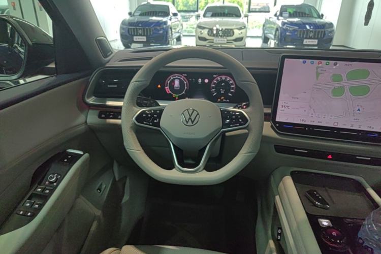 Used Volkswagen Teramont 2025 Tiguan Pro 450TSI 4Motion Crosswind Edition Steering Wheel