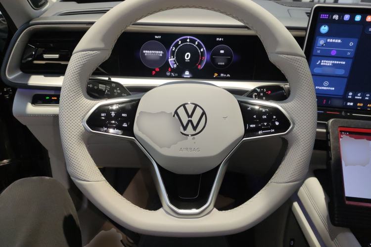 Used Volkswagen Teramont 2025 Tiguan Pro 450TSI 4Motion Crosswind Edition Steering Wheel