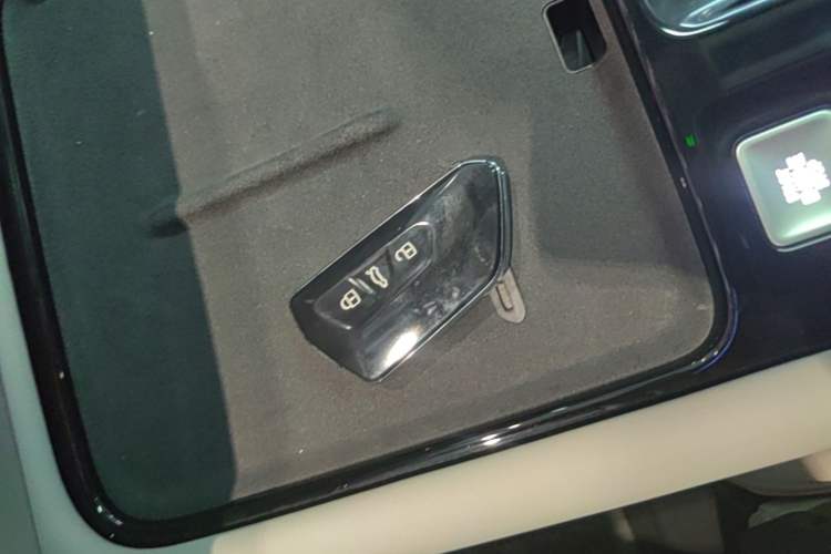 Used Volkswagen Teramont 2025 Tiguan Pro 450TSI 4Motion Crosswind Edition Vehicle Key