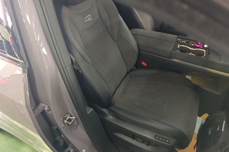 Used Volkswagen Teramont 2025 Tiguan Pro 450TSI Four-Wheel Drive Summit Edition Right Front Seat