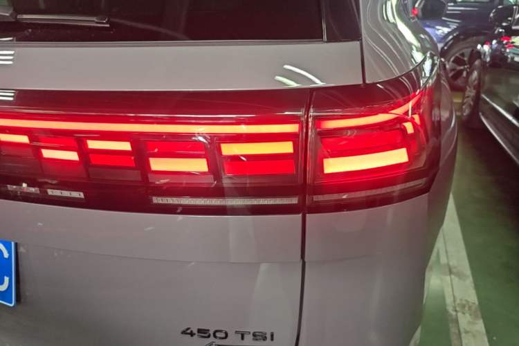 Used Volkswagen Teramont 2025 Tiguan Pro 450TSI Four-Wheel Drive Summit Edition Right Rear Taillight