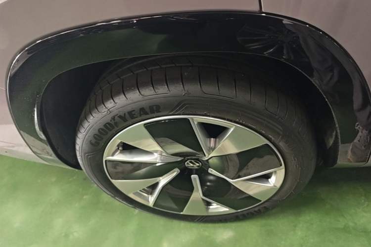 Used Volkswagen Teramont 2025 Tiguan Pro 450TSI Four-Wheel Drive Summit Edition Right Rear Wheel Hub