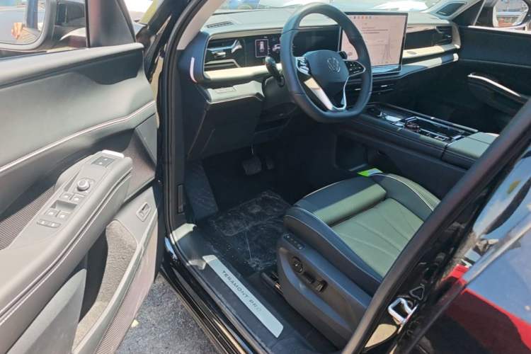Used Volkswagen Teramont 2026 Model, Tiguan Pro 380TSI Two-Wheel Drive Cross-Country Edition Driver Seat