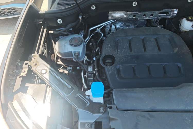 Used Volkswagen Teramont 2026 Model, Tiguan Pro 380TSI Two-Wheel Drive Cross-Country Edition Engine Bay Right