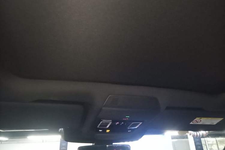 Used Volkswagen Teramont 2026 Model, Tiguan Pro 450TSI Four-Wheel Drive Summit Edition Headliner