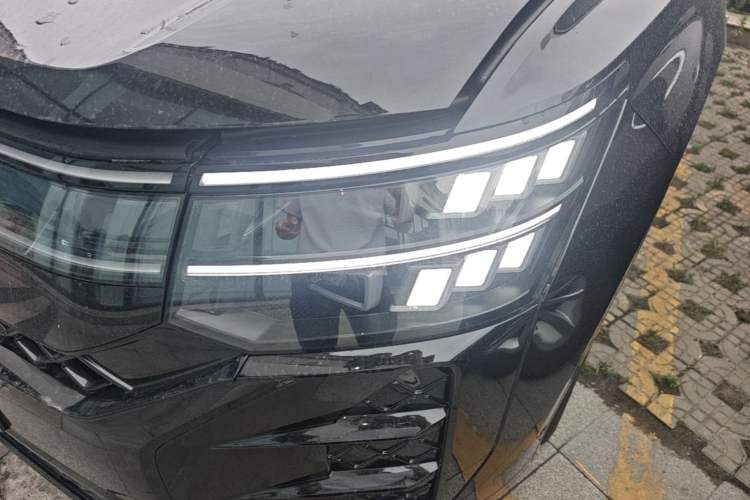 Used Volkswagen Teramont 2026 Model, Tiguan Pro 450TSI Four-Wheel Drive Summit Edition Left Front Headlight