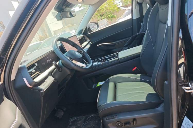 Used Volkswagen Teramont 2026 Model, Tiguan Pro 380TSI Two-Wheel Drive Cross-Country Edition Left Front Seat