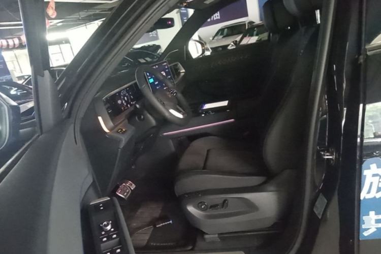 Used Volkswagen Teramont 2026 Model, Tiguan Pro 450TSI Four-Wheel Drive Summit Edition Left Front Seat