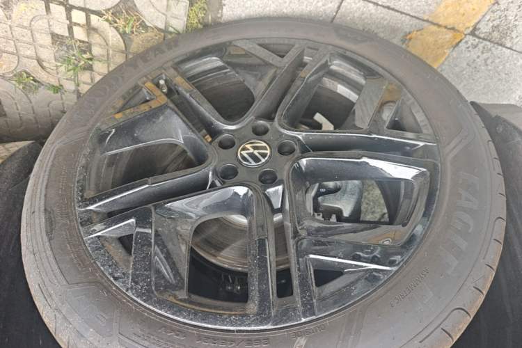 Used Volkswagen Teramont 2026 Model, Tiguan Pro 450TSI Four-Wheel Drive Summit Edition Left Front Wheel Hub