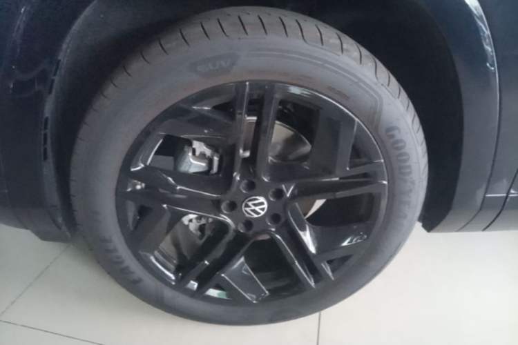 Used Volkswagen Teramont 2026 Model, Tiguan Pro 450TSI Four-Wheel Drive Summit Edition Left Front Wheel Hub