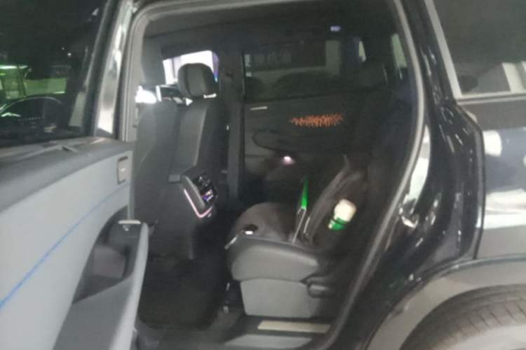 Used Volkswagen Teramont 2026 Model, Tiguan Pro 450TSI Four-Wheel Drive Summit Edition Left Rear Seat
