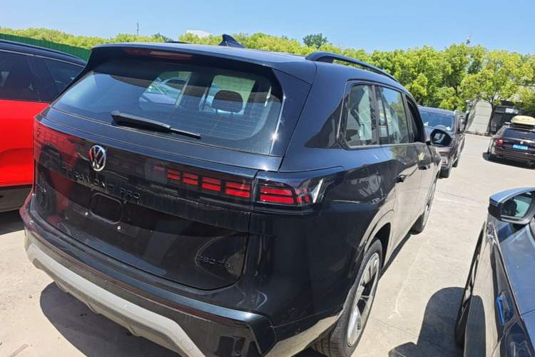 Used Volkswagen Teramont 2026 Model, Tiguan Pro 380TSI Two-Wheel Drive Cross-Country Edition Rear Right 45 Deg