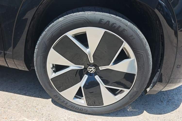 Used Volkswagen Teramont 2026 Model, Tiguan Pro 380TSI Two-Wheel Drive Cross-Country Edition Right Front Wheel Hub