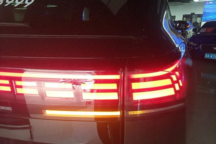 Used Volkswagen Teramont 2026 Model, Tiguan Pro 450TSI Four-Wheel Drive Summit Edition Right Rear Taillight